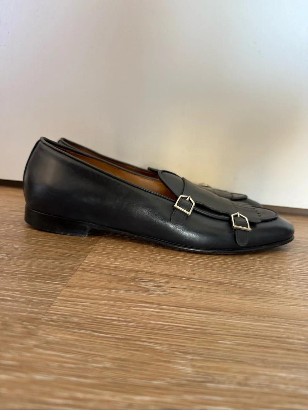 Superglamorous naby Leather Tassel  Loafers with Buckle Detail